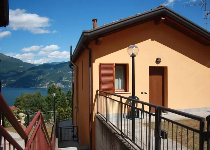 Piscina E Vistalago Crocemenaggio Cir 013145-00318 * 梅纳焦