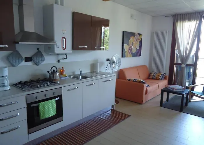 Piscina E Vistalago Crocemenaggio Cir 013145-00318 * メナッジョ