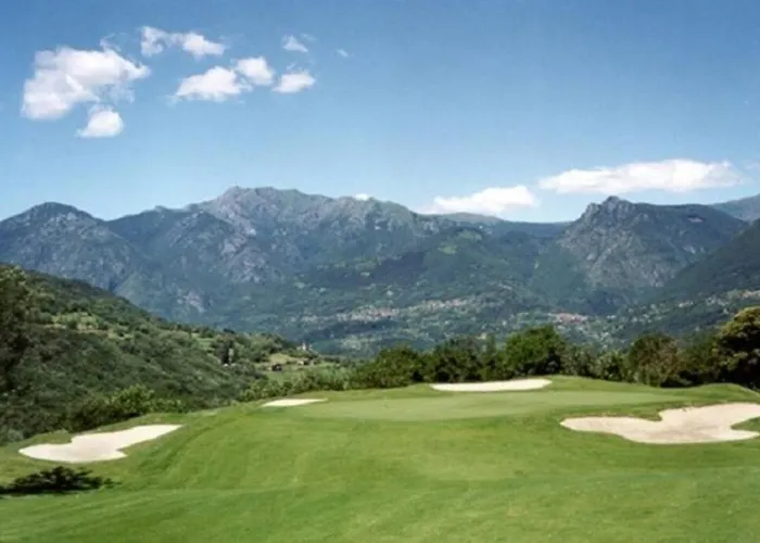 Piscina E Vistalago Crocemenaggio Cir 013145-00318 * 梅纳焦