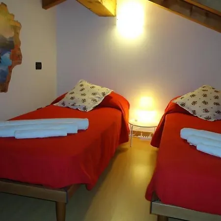 Piscina E Vistalago Crocemenaggio Cir 013145-00318 アパート *