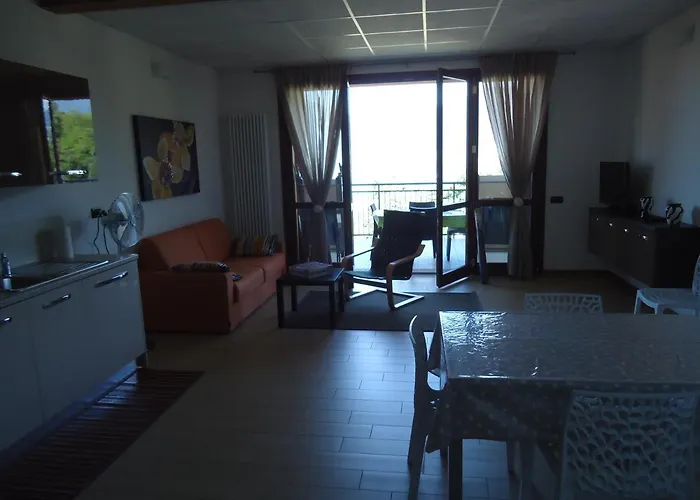 Piscina E Vistalago Crocemenaggio Cir 013145-00318 *